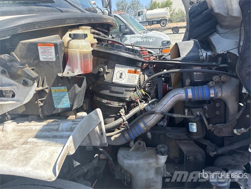 Freightliner M2 106 Camiones plataforma