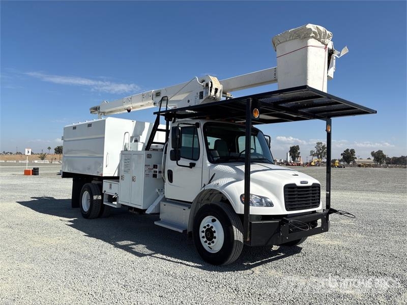 Freightliner M2 106 Εναέριες πλατφόρμες τοποθετημένες σε φορτηγό