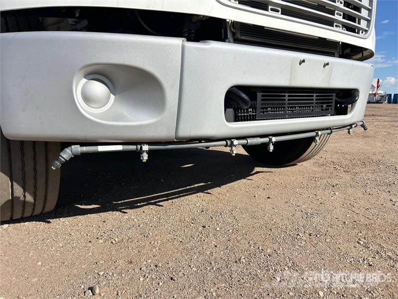 Freightliner M2 106 Pometalni stroji