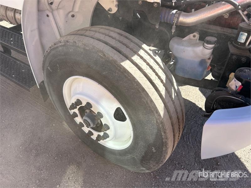 Freightliner M2 106 Мусоровозы