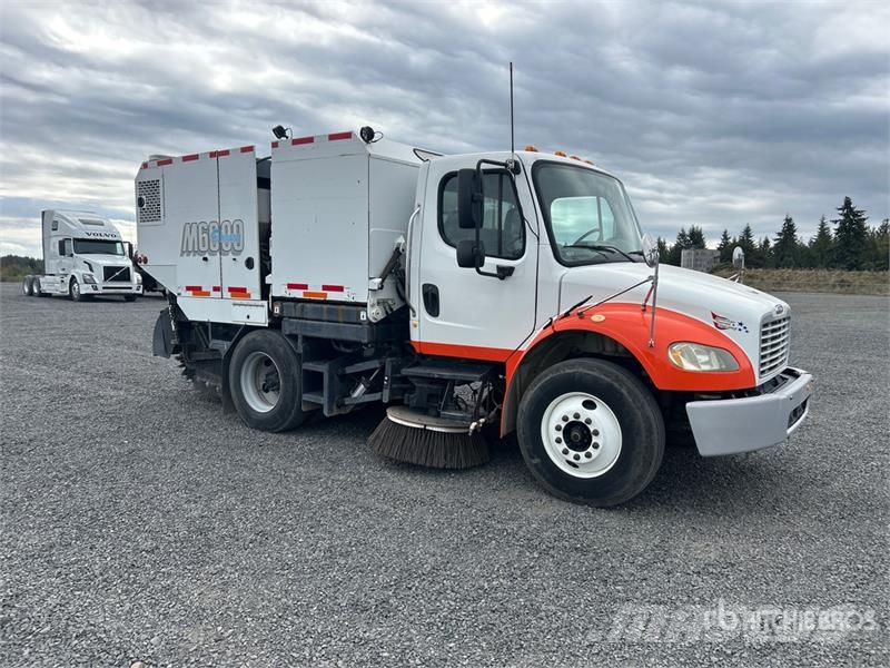Freightliner M2 106 Camion balayeur