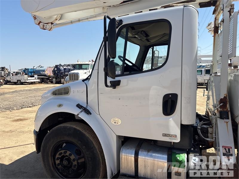Freightliner M2 106 Autoplošiny