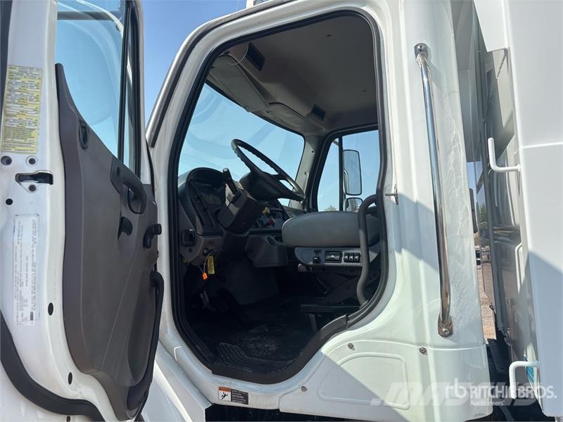 Freightliner M2 106 Kiper tovornjaki