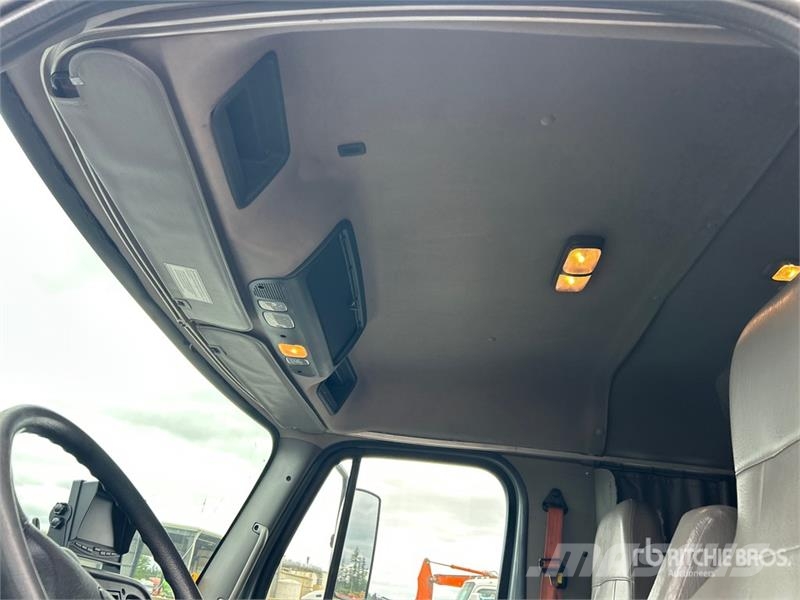 Freightliner M2 106 Kühlkoffer