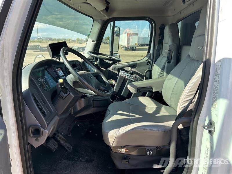 Freightliner M2 106 Pometalni stroji