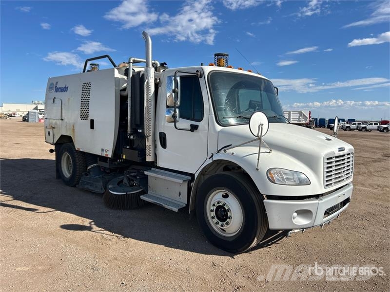Freightliner M2 106 Pometalni stroji