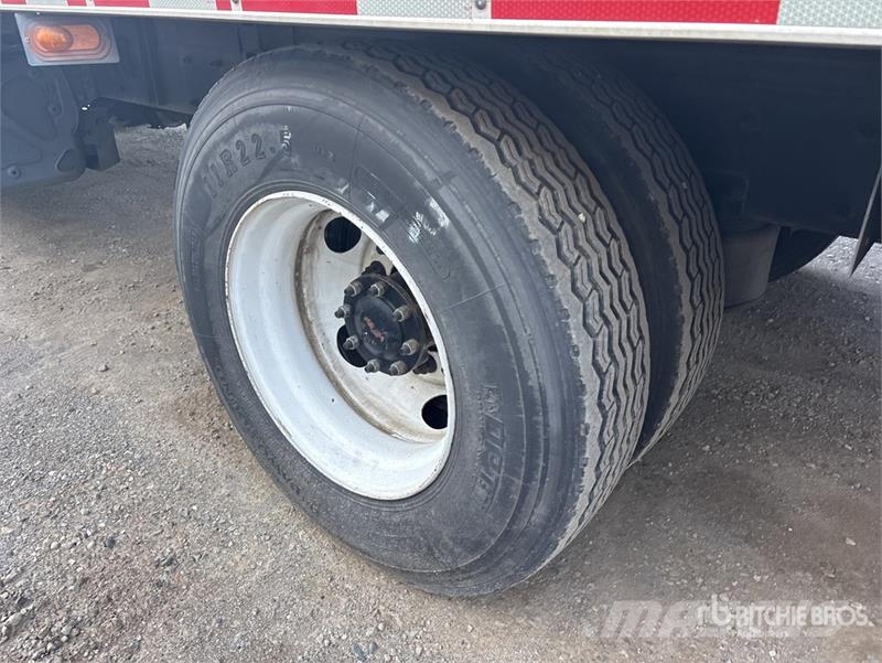 Freightliner M2 106 溫控卡車