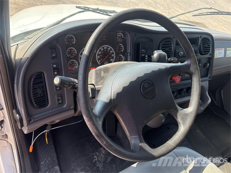 Freightliner M2 106 Kiper tovornjaki