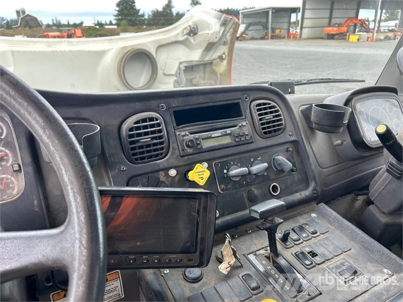 Freightliner M2 106 Camion balayeur