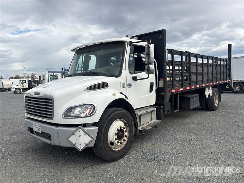 Freightliner M2 106 Camiones plataforma