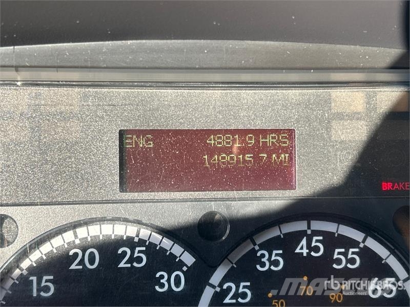 Freightliner M2 106 Camiones de cama baja