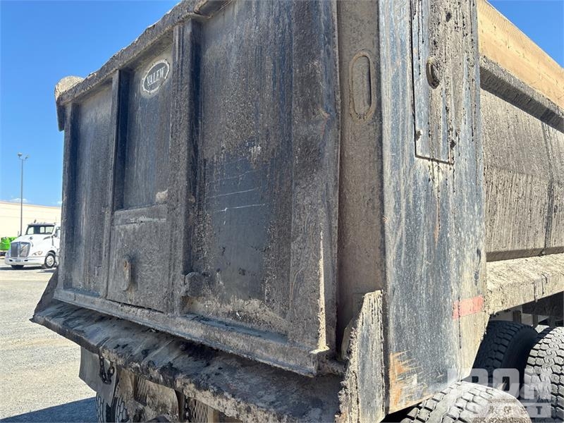 Freightliner M2 106 Kipper