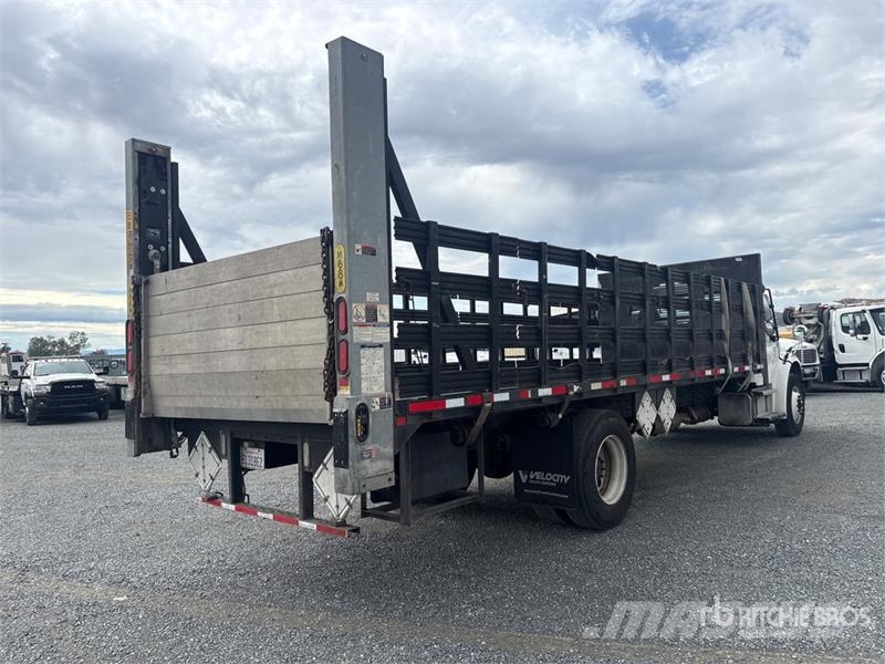 Freightliner M2 106 Camiones plataforma