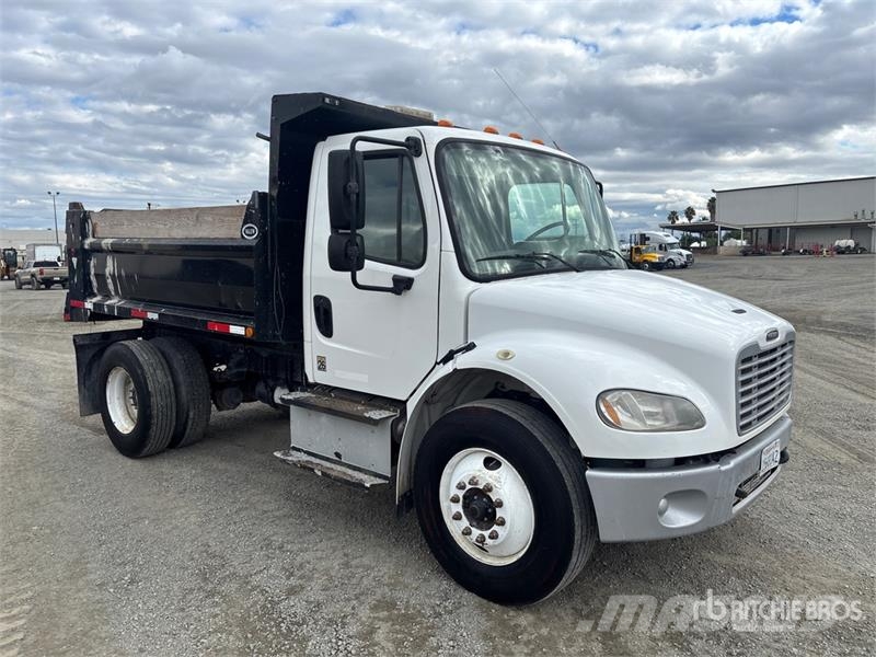 Freightliner M2 106 شاحنات قلابة