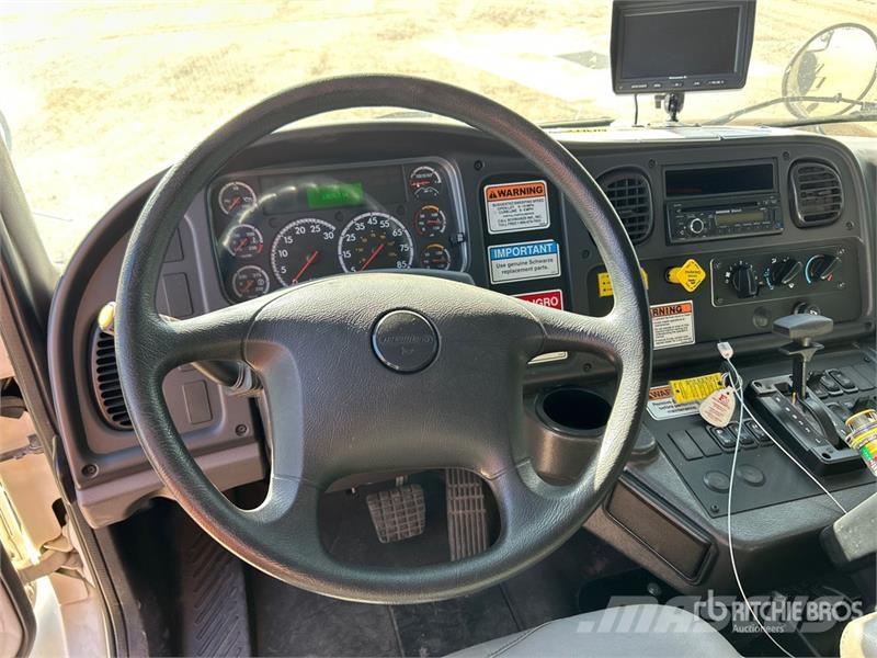 Freightliner M2 106 Pometalni stroji