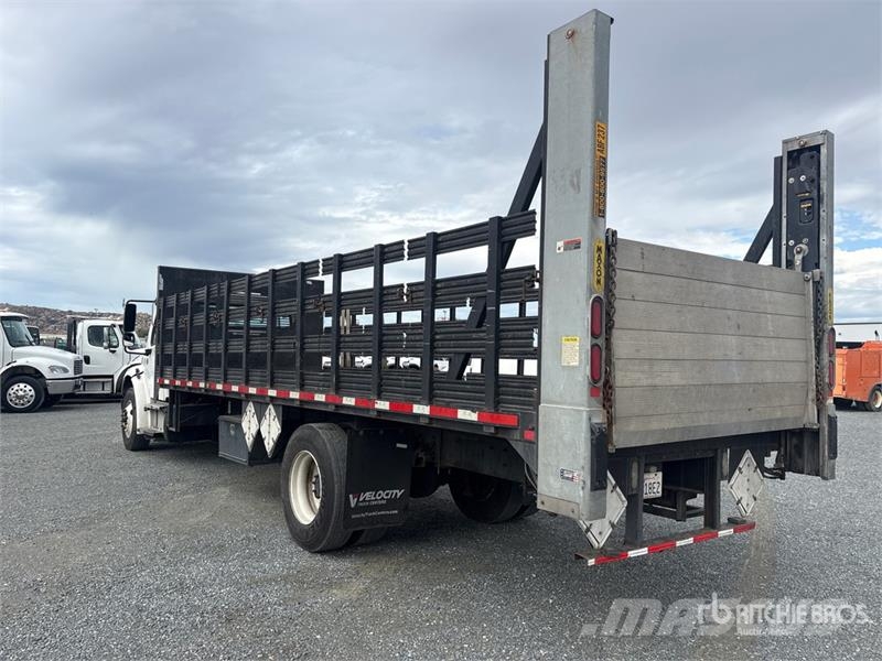 Freightliner M2 106 Camiones plataforma