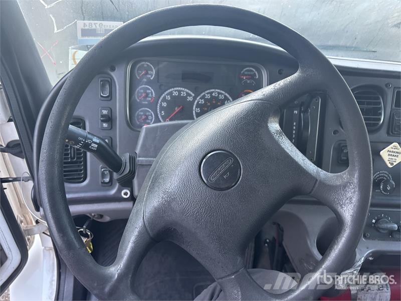 Freightliner M2 106 溫控卡車