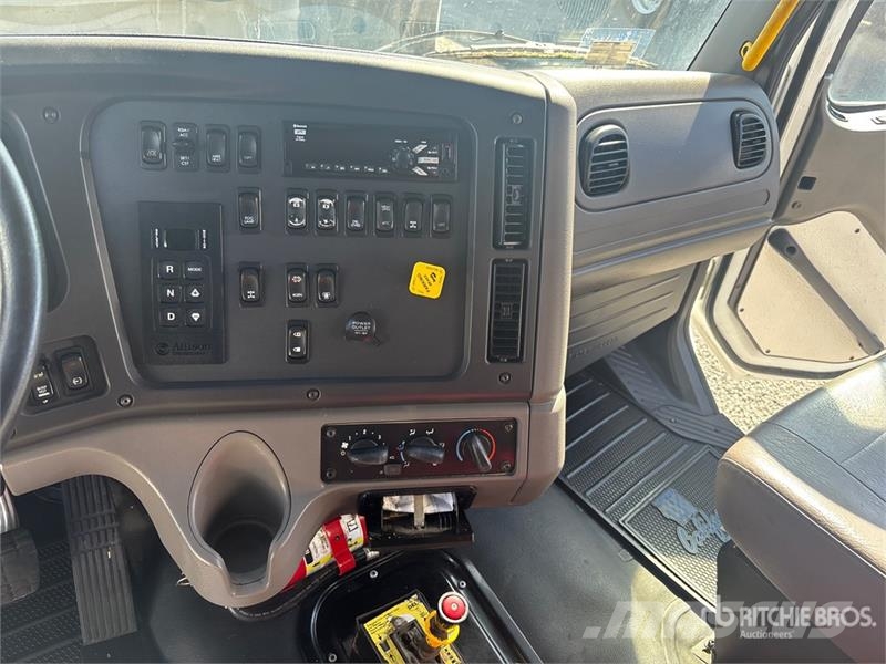 Freightliner M2 106 Wywrotki