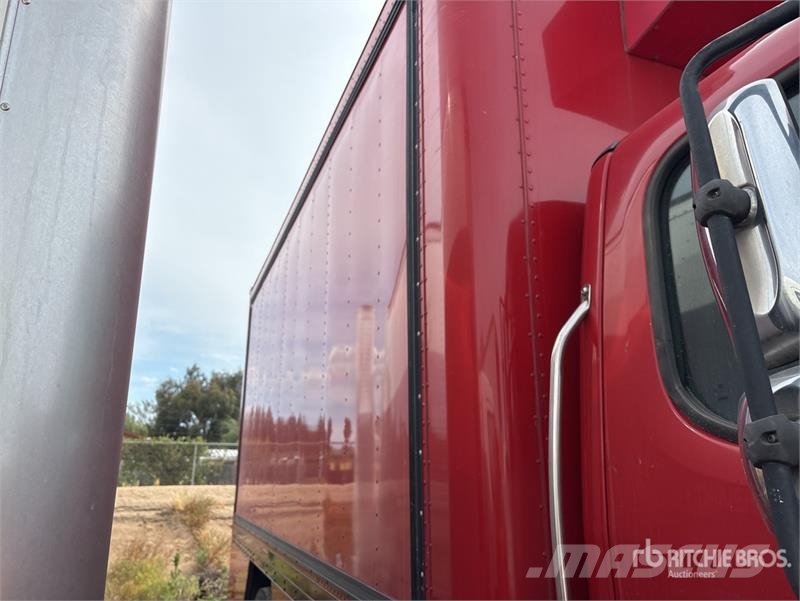 Freightliner M2 106 شاحنات بدرجة حرارة قابلة للضبط