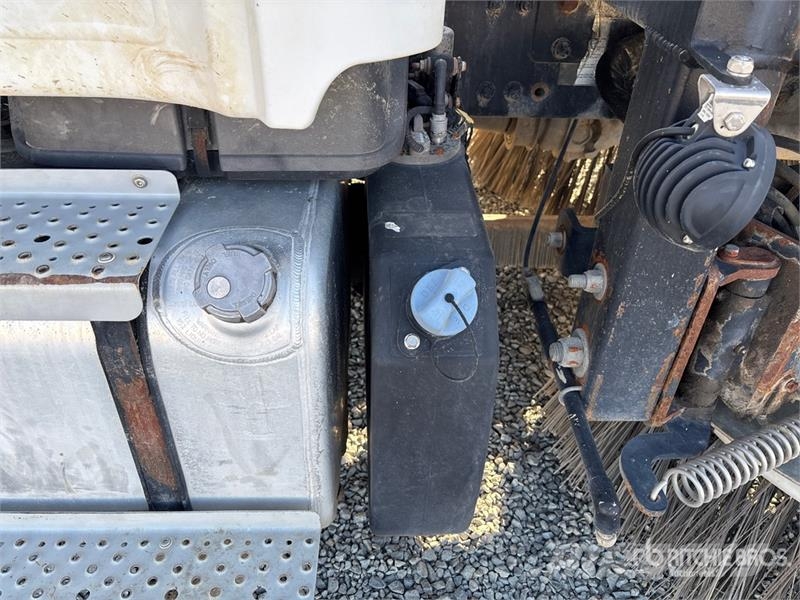 Freightliner M2 106 Pometalni stroji