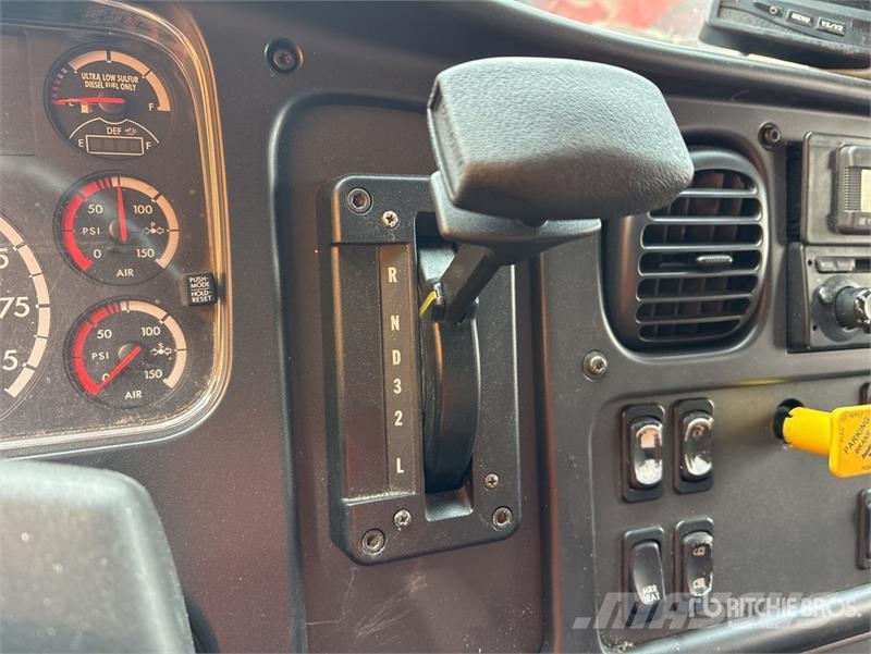 Freightliner M2 106 شاحنات بدرجة حرارة قابلة للضبط