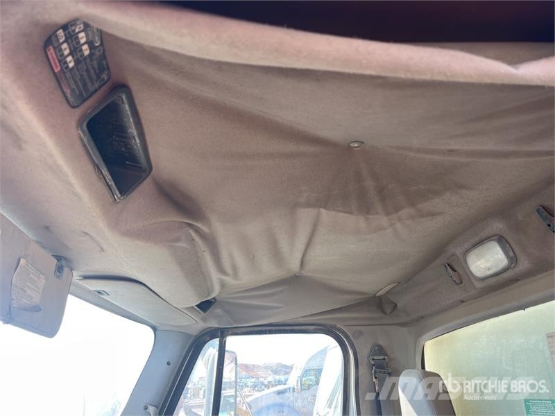 Freightliner M2 106 Camiones cisterna