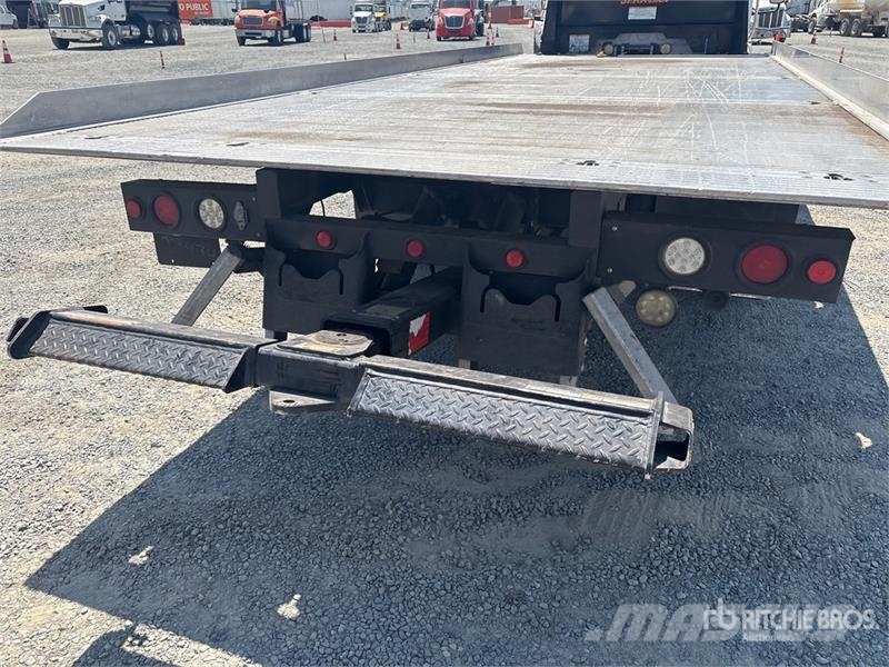 Freightliner M2 106 Recovery vehicles