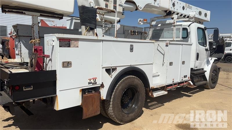 Freightliner M2 106 Autoplošiny
