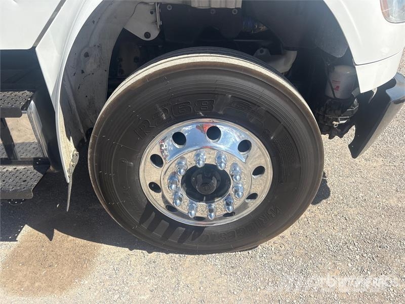Freightliner M2 106 2000 gal 4x2 Water Truck Tovornjaki za vodo