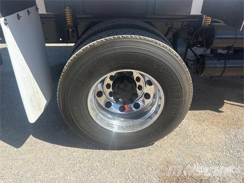 Freightliner M2 106 2000 gal 4x2 Water Truck Tovornjaki za vodo
