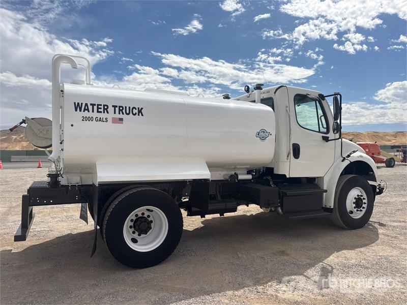 Freightliner M2 106 2000 gal 4x2 Water Truck Tovornjaki za vodo