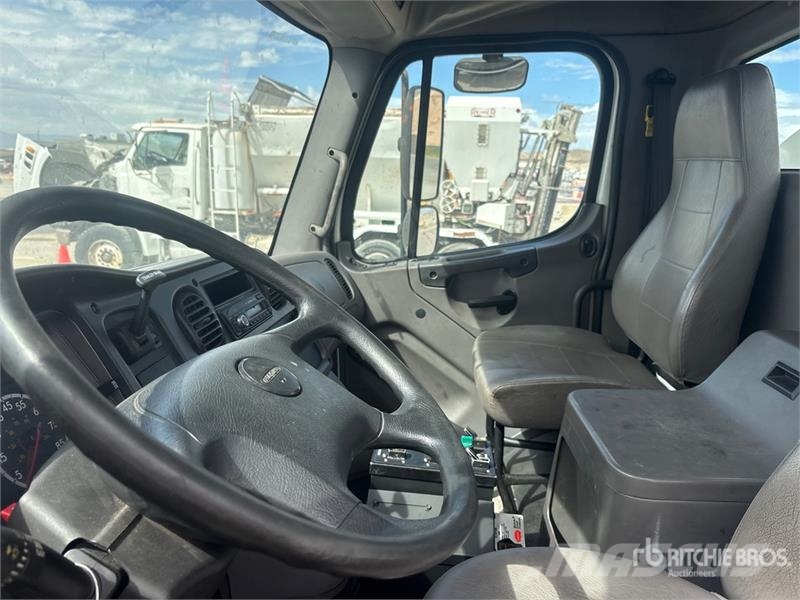 Freightliner M2 106 2000 gal 4x2 Water Truck Tovornjaki za vodo