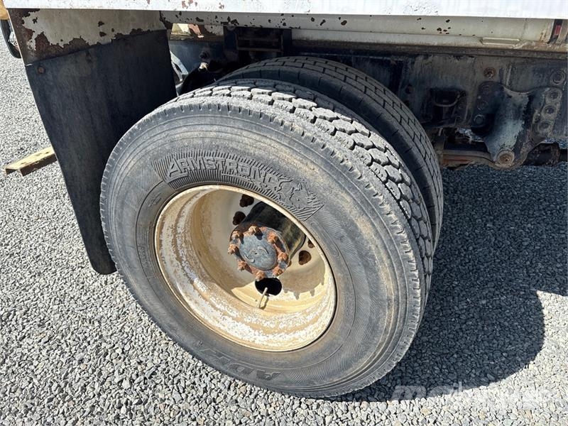 Freightliner M2 106 2000 gal 4x2 Water Truck Water tankwagens