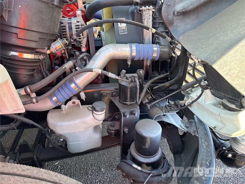 Freightliner M2 106 2000 gal 4x2 Water Truck 급수차