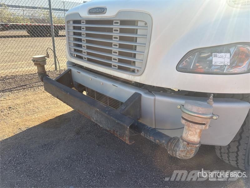Freightliner M2 106 2000 gal 4x2 Water Truck صهاريج مياه