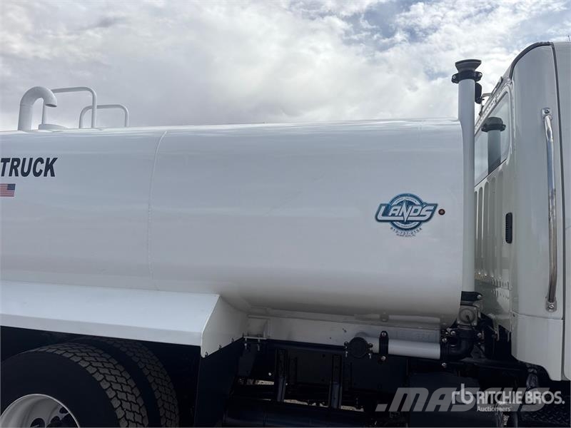 Freightliner M2 106 2000 gal 4x2 Water Truck Tovornjaki za vodo
