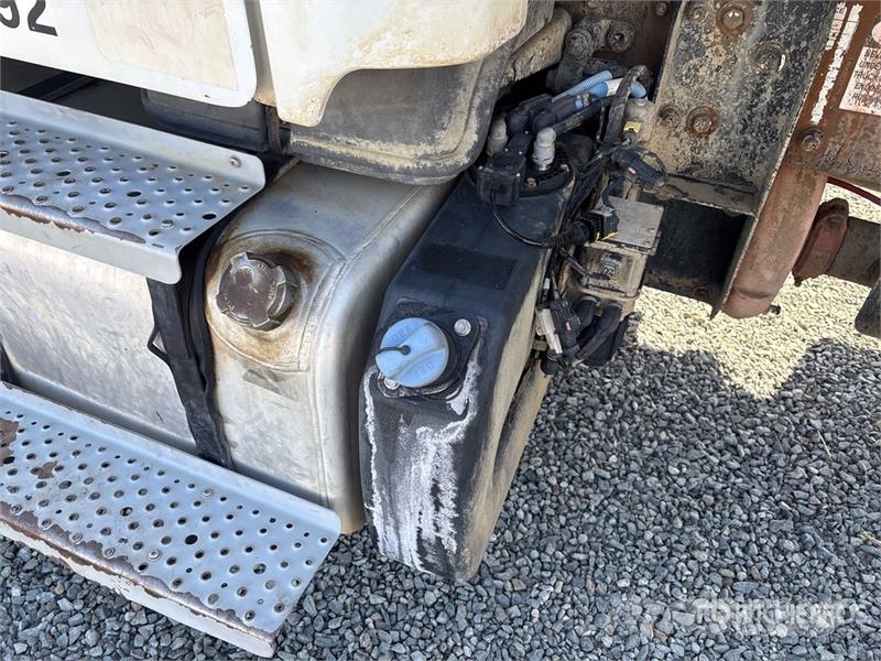 Freightliner M2 106 2000 gal 4x2 Water Truck Water tankwagens