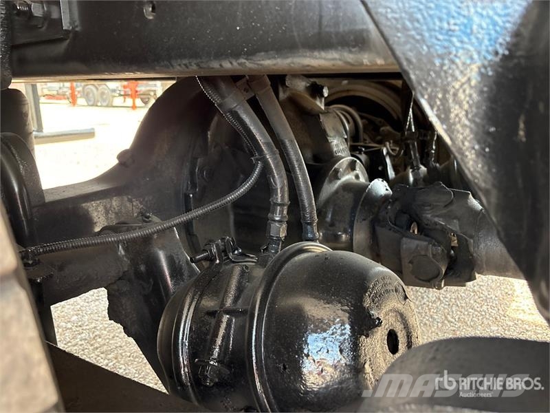 Freightliner M2 106 2000 gal 4x2 Water Truck Water tankwagens
