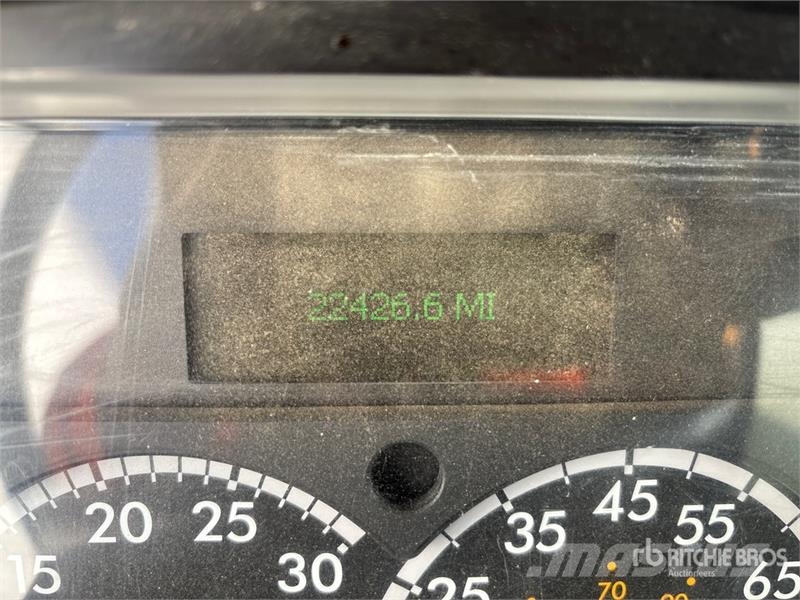 Freightliner M2 106 2000 gal 4x2 Water Truck Water tankwagens