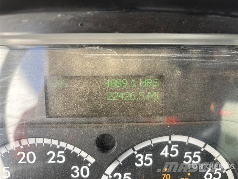 Freightliner M2 106 2000 gal 4x2 Water Truck Water tankwagens