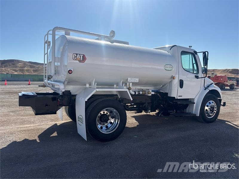 Freightliner M2 106 2000 gal 4x2 Water Truck Vandens sunkvežimiai