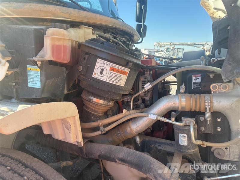 Freightliner M2 106 2000 gal 4x2 Water Truck صهاريج مياه