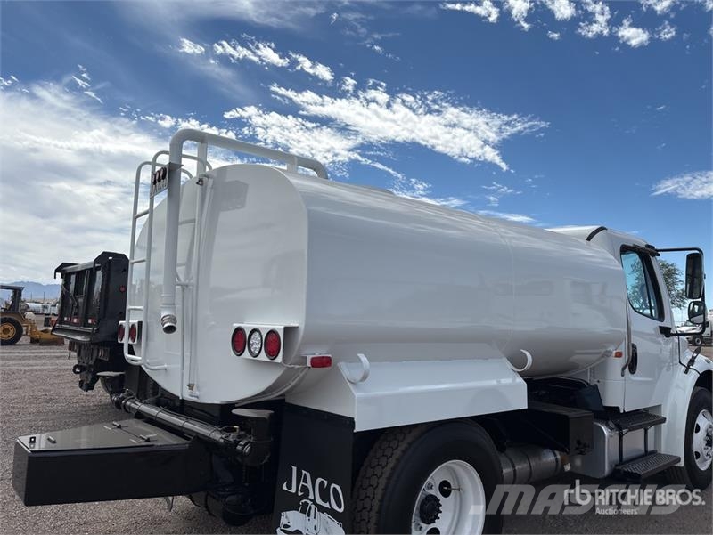 Freightliner M2 106 2000 gal 4x2 Water Truck Water bowser