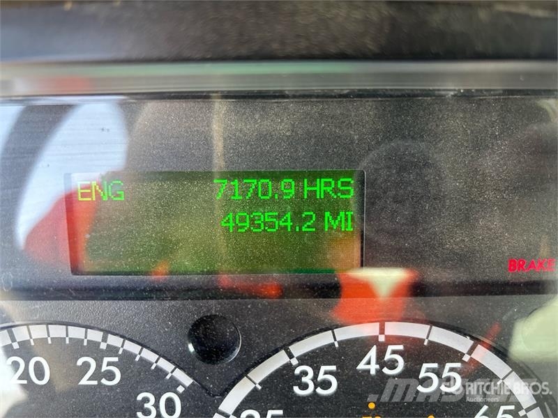 Freightliner M2 106 2000 gal 4x2 Water Truck Water tankwagens