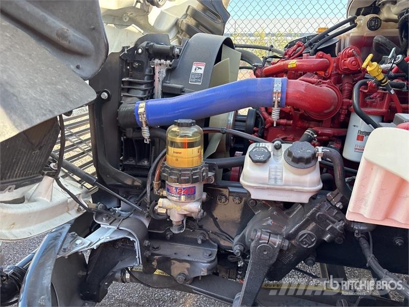 Freightliner M2 106 2000 gal 4x2 Water Truck 급수차