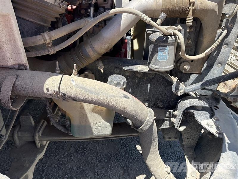 Freightliner M2 106 2000 gal 4x2 Water Truck Camiones cisterna