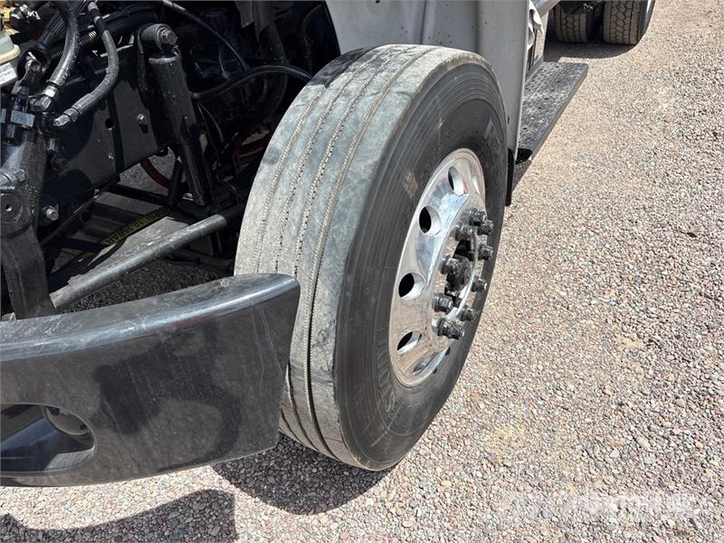 Freightliner M2 106 2000 gal 4x2 Water Truck Water tankwagens