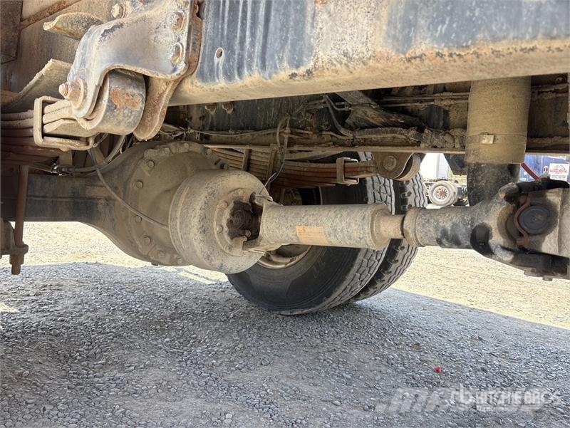 Freightliner M2 106 2000 gal 4x2 Water Truck صهاريج مياه