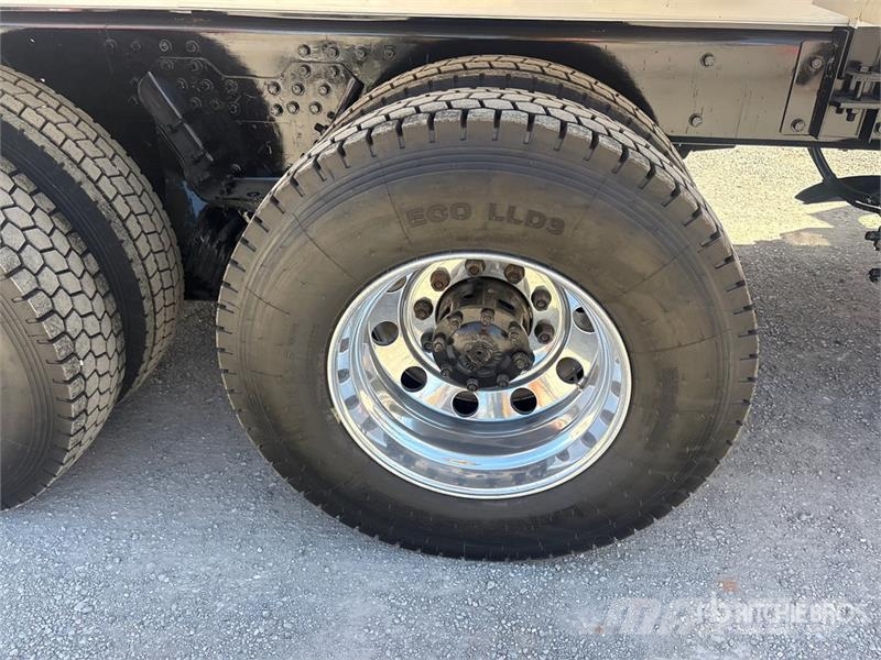 Freightliner M2 106 2000 gal 6x4 Water Truck Tovornjaki za vodo