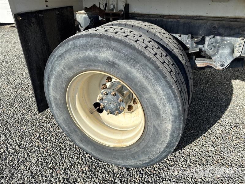 Freightliner M2 106 2000 gal 4x2 Water Truck Water tankwagens